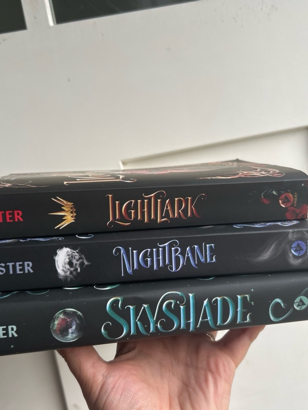 Lightlark Nightbane Skyshade Decorative Book Storage Set - Black